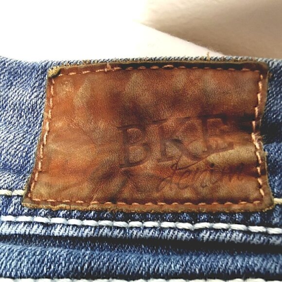 BKE Harper EUC Women's 6 Curvy Embroidered Hand Sanded and  BPL1107 Crop Jeans - Picture 14 of 15